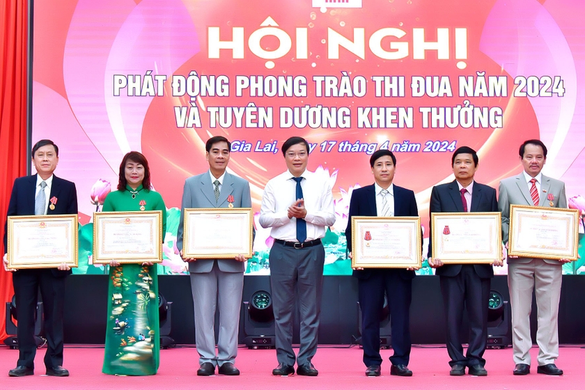 Article Đồng chí Nguyễn Ngọc Ngô - Ủy viên Ban Thường vụ Huyện ủy, Phó Chủ tịch TT UBND huyện được nhận Huân chương Lao động hạng Ba.