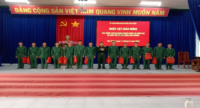 Article Hội đồng nghĩa vụ huyện Phú Thiện tổ chức lễ đón nhận Quân nhân hoành thành nghĩa vụ quân sự trở về xây dựng quê hương năm 2022